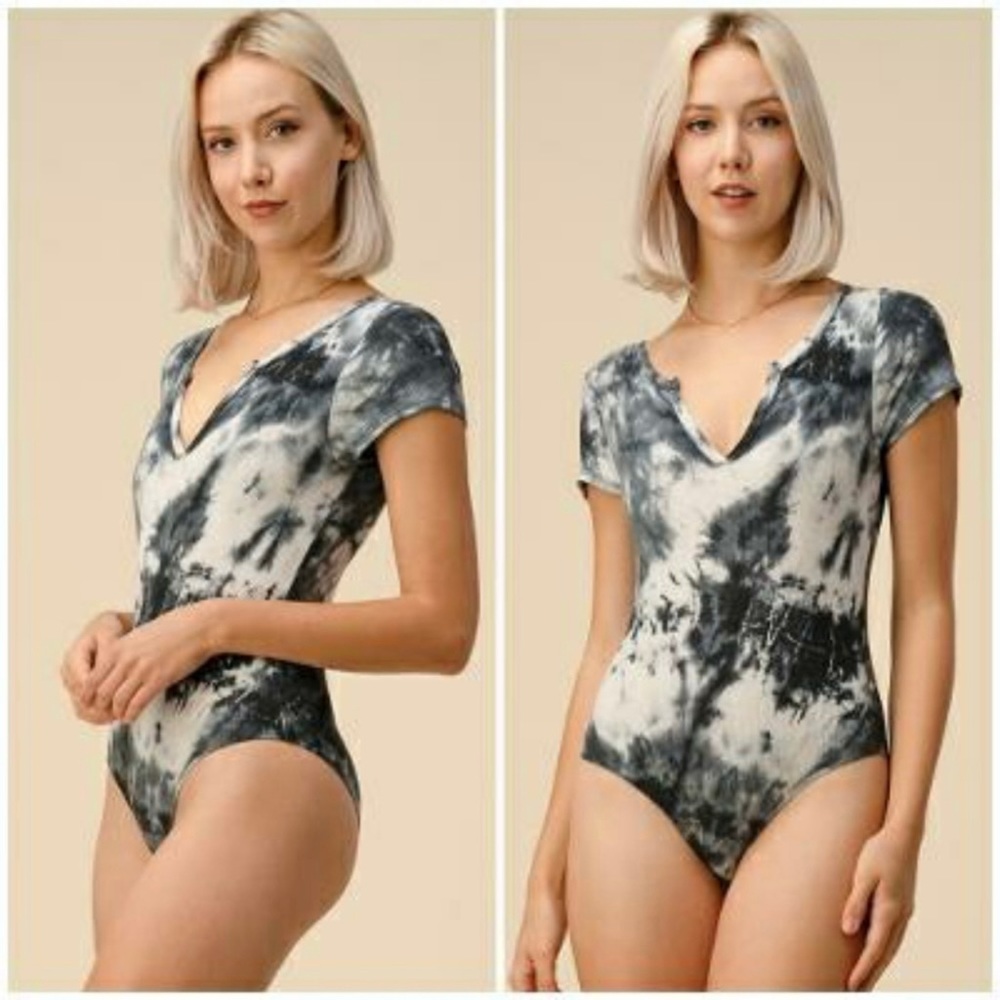 Women’s New Boho Chic Black Tie-Dye Short Sleeves Bodysuit Size L
